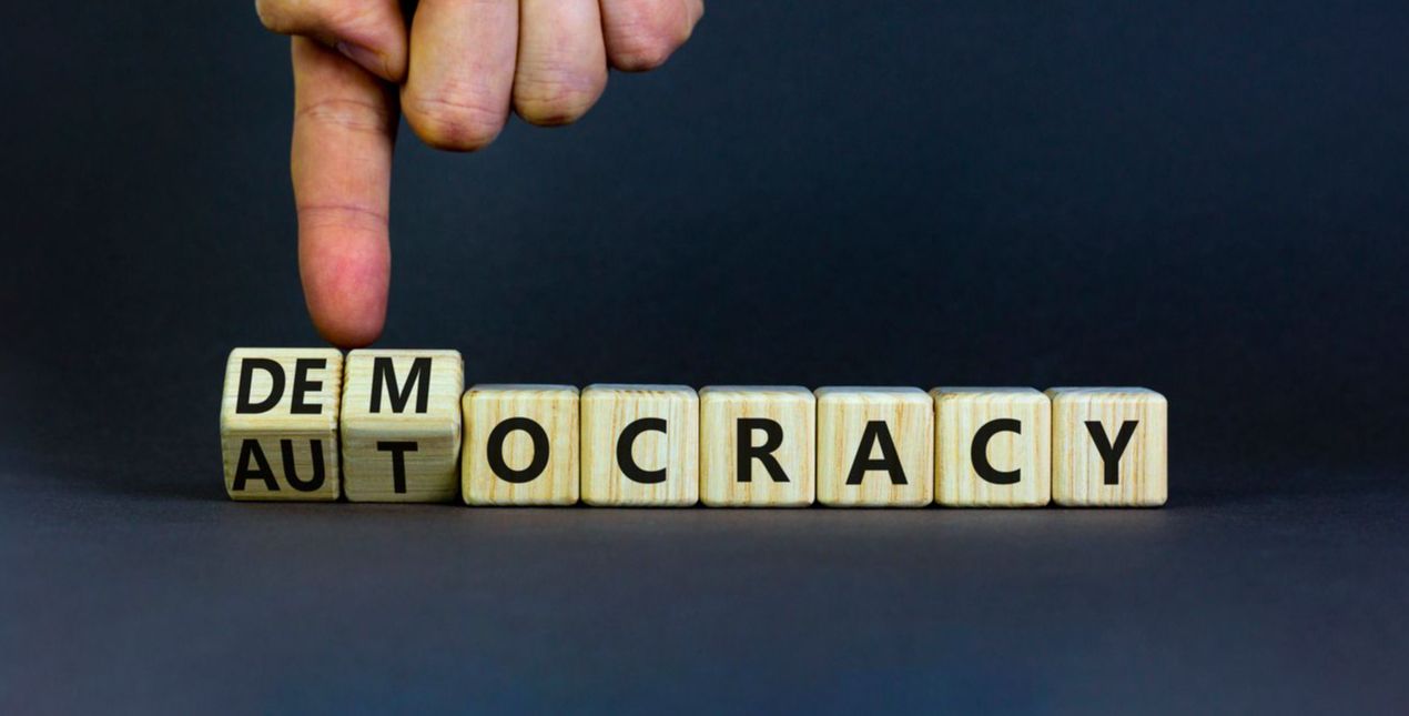 Le clivage démocratie / dictature : mythe ou réalité ?
