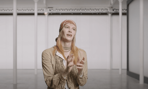 Entretien avec Lyra Pramuk